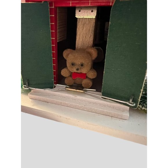 Vintage Berkeley Designs Music Box Church Animated Santa Coming to Town Works - Picture 2 of 6